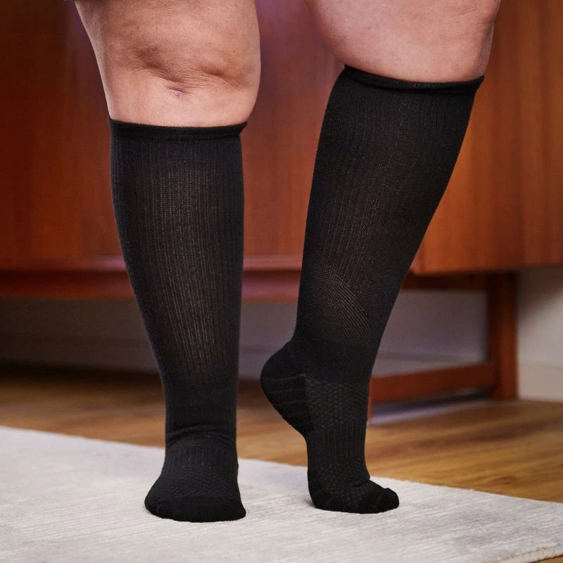 VenoSox™ Chaussettes de Compression Médicale | Élimine les gonflements, stimulent la circulation et soulagent les jambes en un instant!